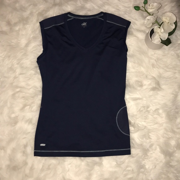 Alo CoolFit v neck tank - Picture 6 of 9
